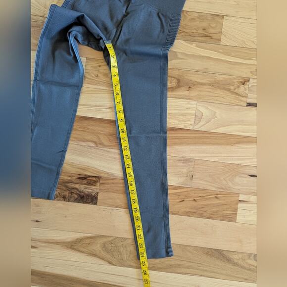 New Halara Seamless Leggings Size Small - Picture 8 of 9